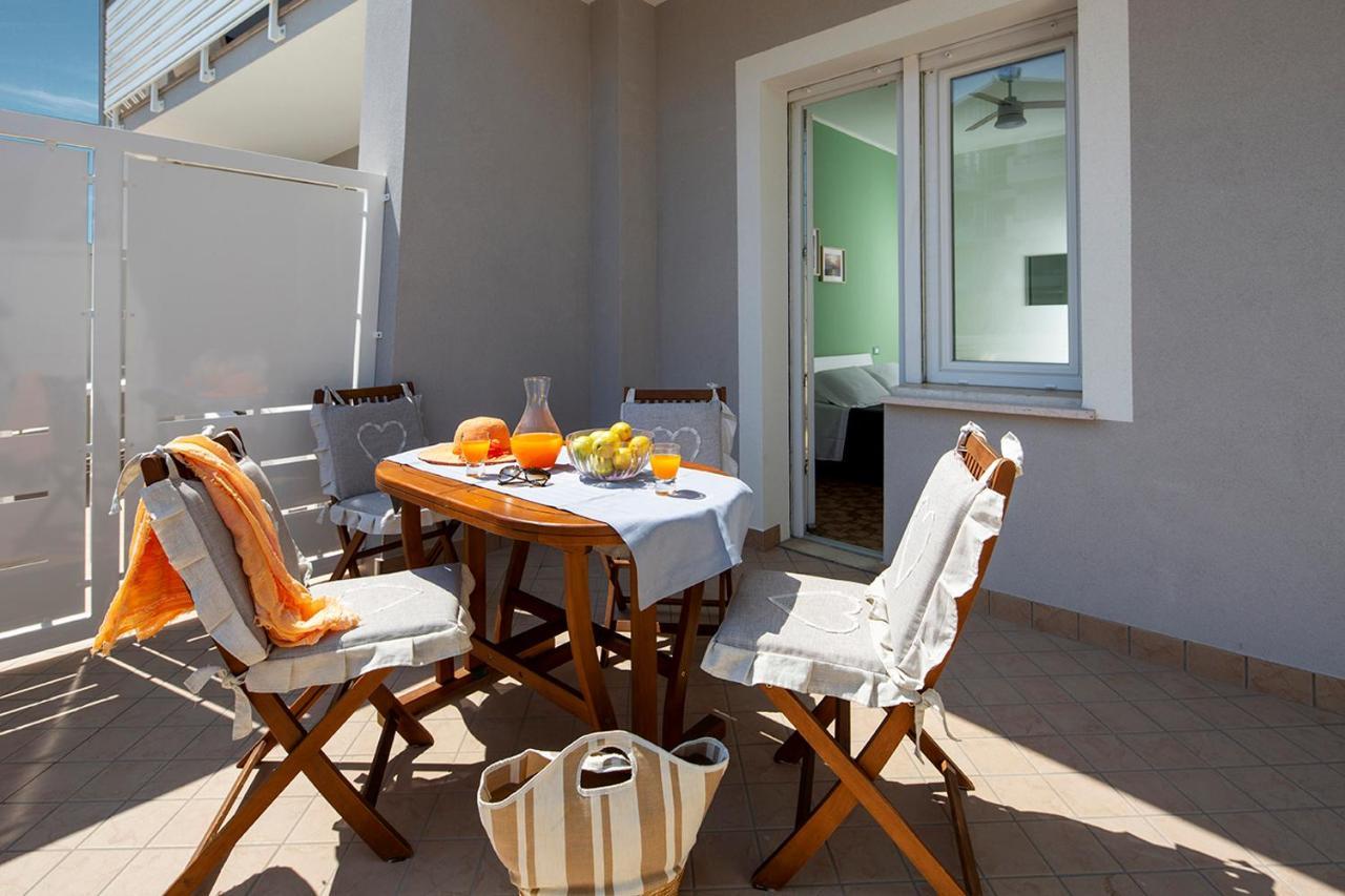 Appartamenti Villa Miramare Ρίμινι Εξωτερικό φωτογραφία